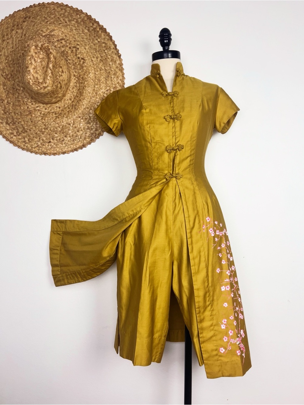 CHERRY BLOSSOM 1950’s 50s Vintage Hawaiian Gold Polished Cotton Teatimer Set XS